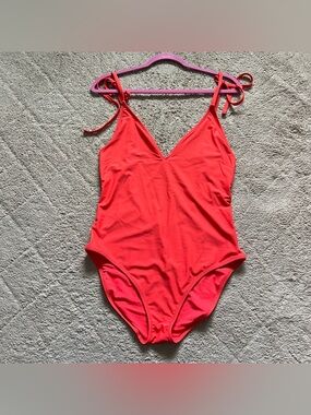 Aerie Red One-Piece Full Coverage Swimsuit with No Bra Pads Women's Size L